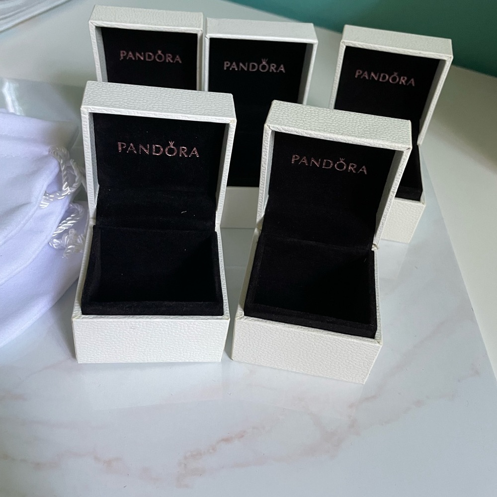 Pandora jewelry boxes+dustbag - Picture 2 of 3